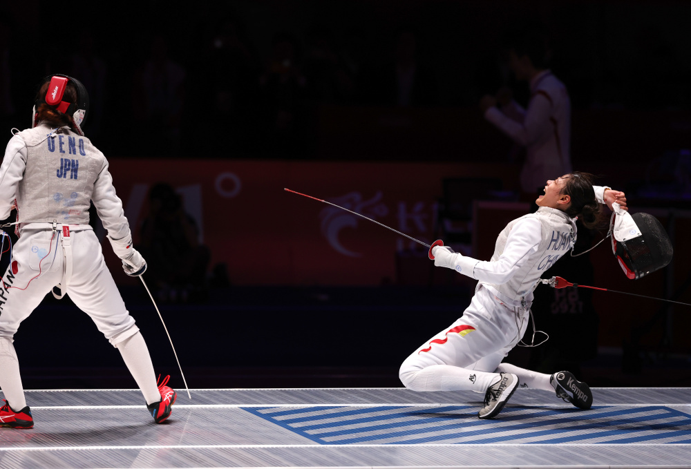击剑女子个人花剑黄芊芊夺冠2
