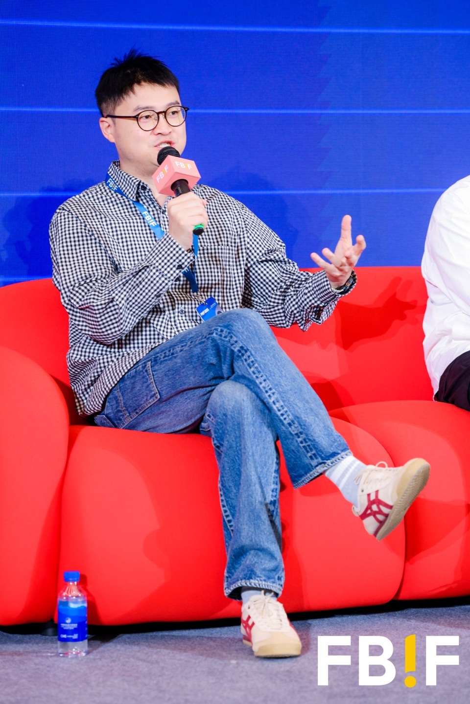 老金磨方江侃岌：看重GMV的平台需要低价产品引流，可消费品牌当关注利润_腾讯新闻
