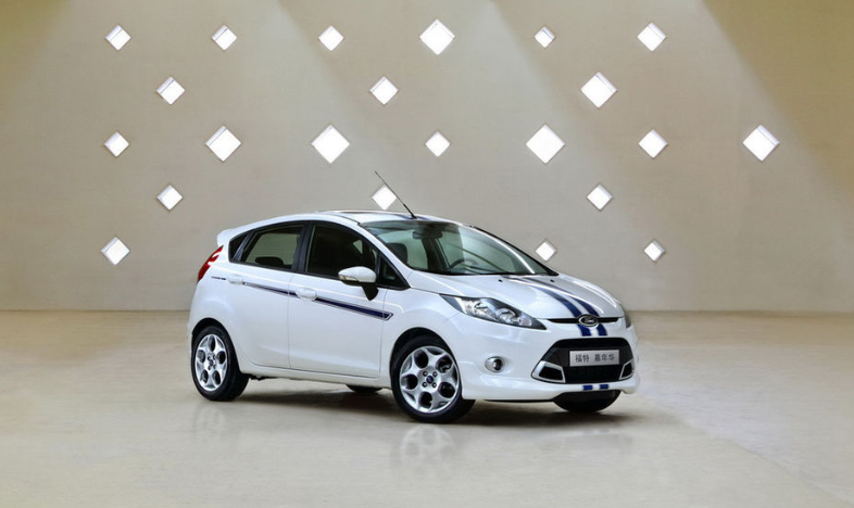 福特将开发小型纯电动车型:预计车型为两厢车_腾讯新闻