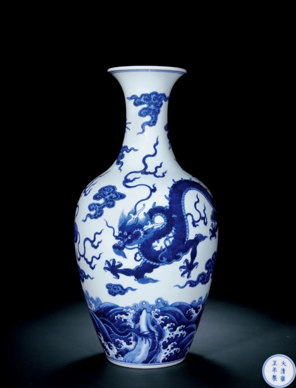 青白磁 花鳥模様 壺 高さ約15cm（清末年） 保利拍卖二十周年春拍丨圆明主人的内廷恭造之器—— 禹贡第二章-腾讯新闻