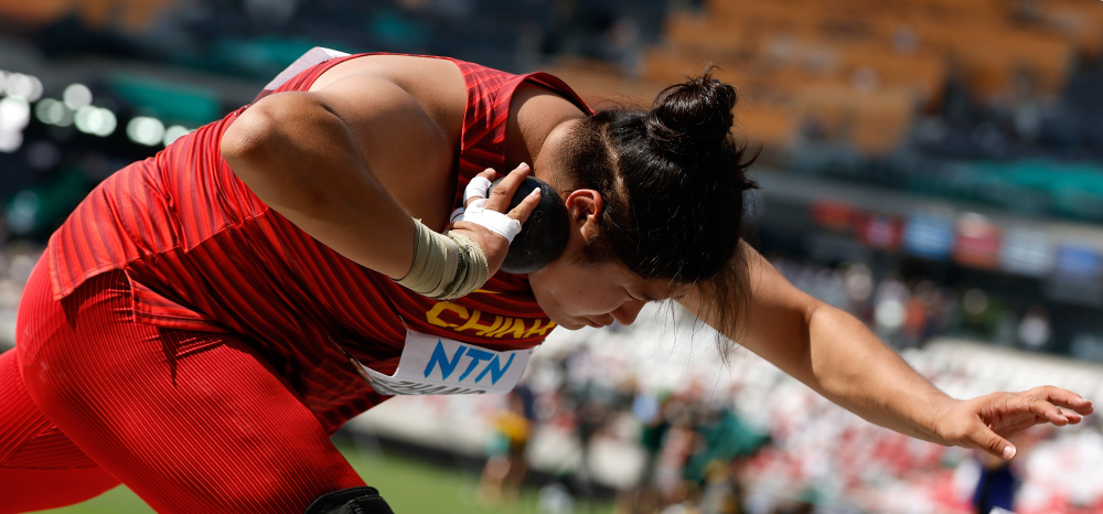 女子铅球资格赛赛况