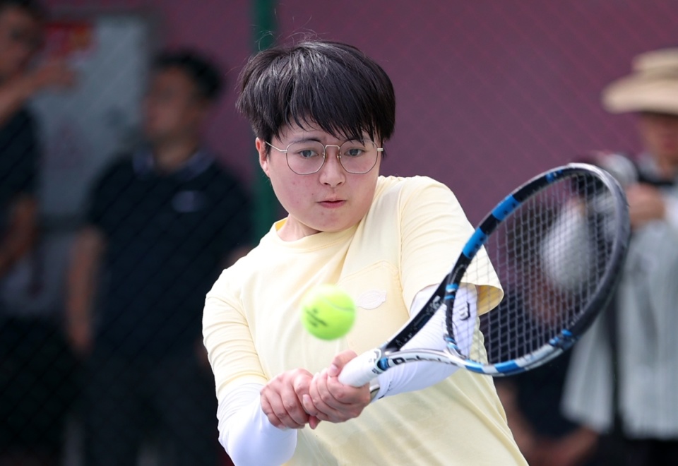 队的庞遵萍/杨雪梅和山西队的郭方/王宏刚,辽宁队的高兴武/田野和四川