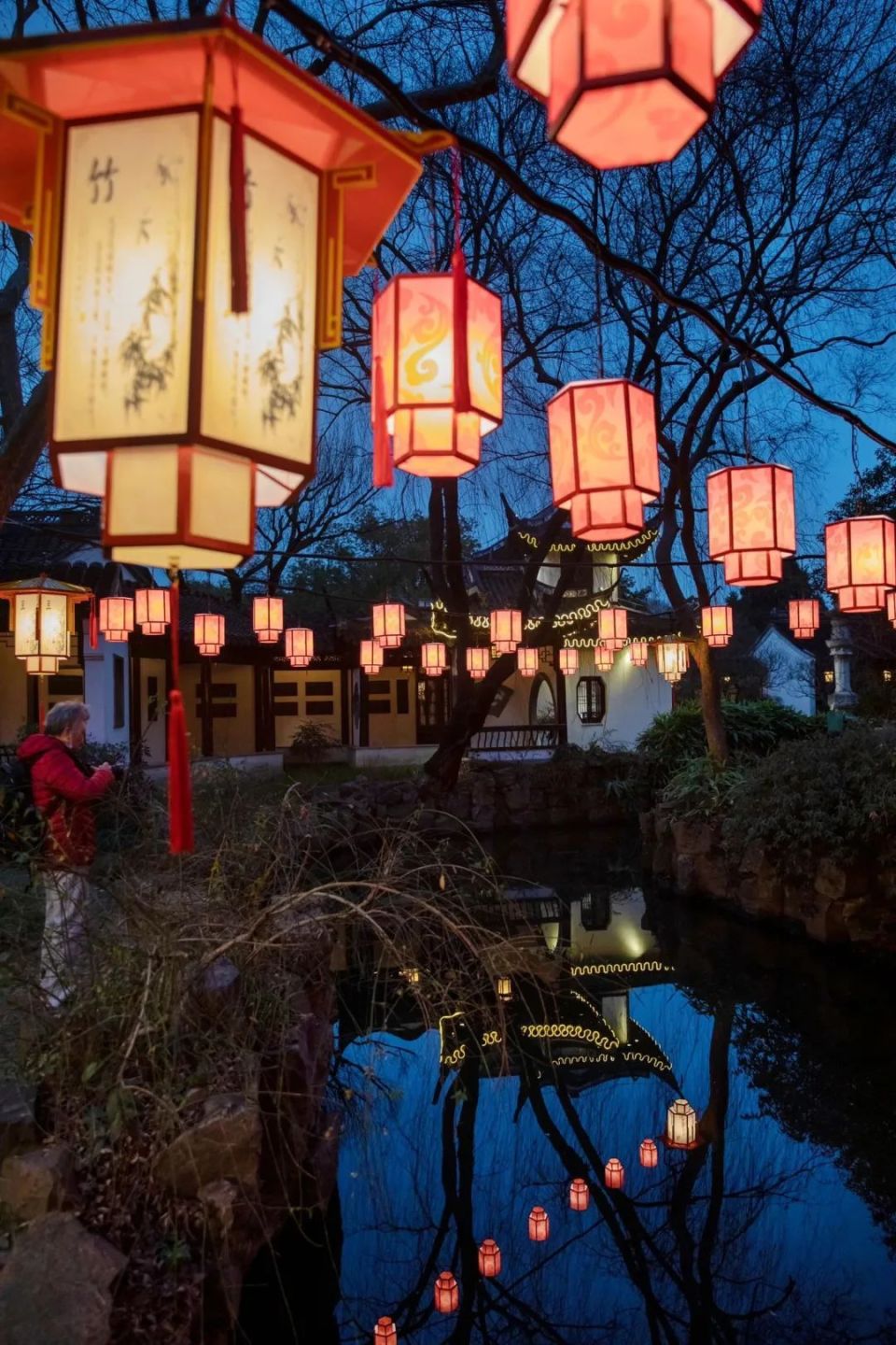 近千灯笼扮靓上海500余岁古园林,新春闹猛打卡地预定!