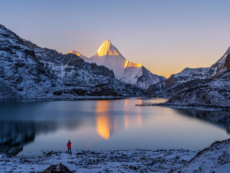 最美雪山——央迈勇
