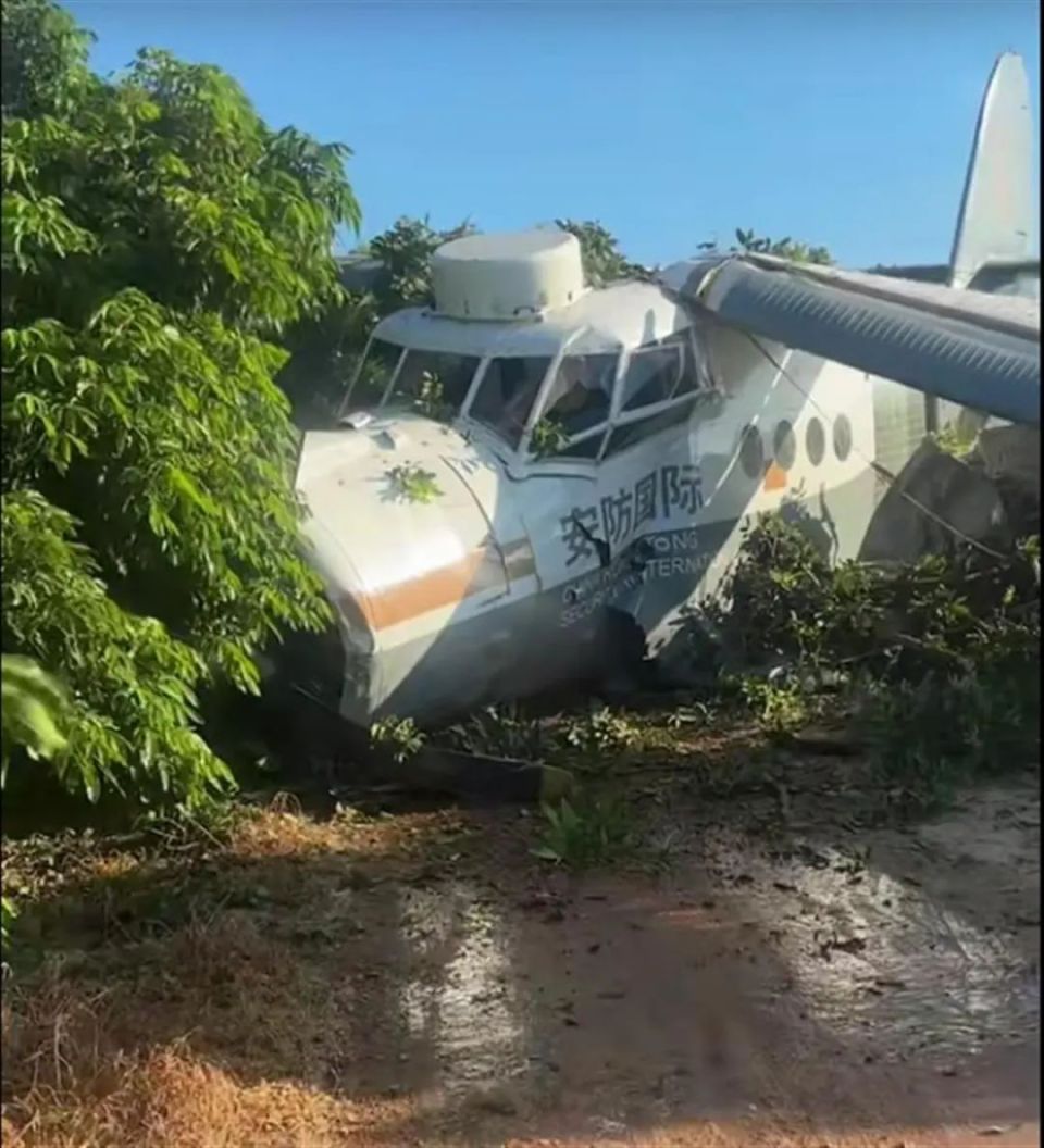 海南一飞机坠落?当地警方回应