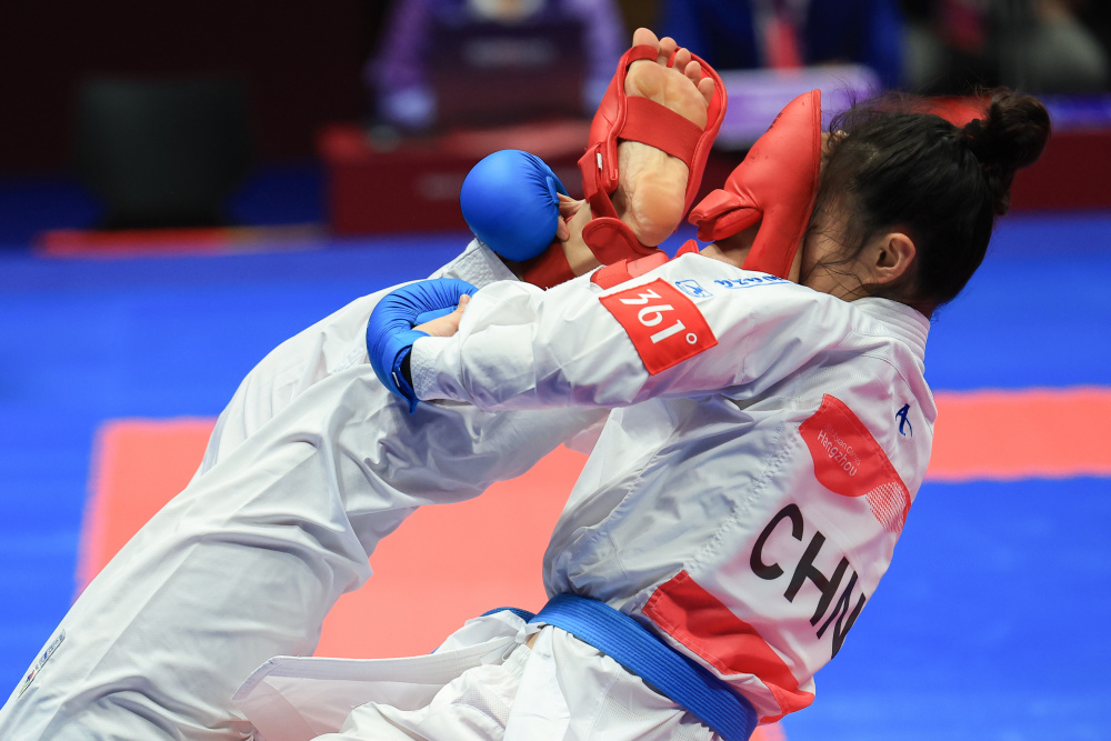 空手道女子组手61公斤级龚莉夺冠