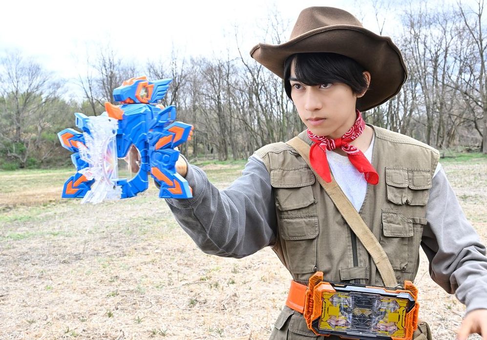 假面骑士歌查德39话追加剧照 彩虹龙发动正义的群殴 暴揍吉吉国王