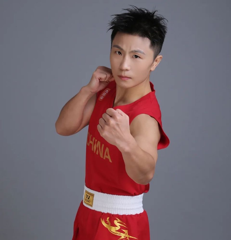 武术崔碧晖（武术引导
伍刚）《崔碧晖世界武术锦标赛》