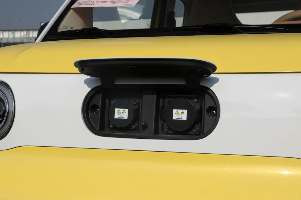 5万台,24款五菱宏光miniev 215km车型,值得入手吗?_腾讯新闻