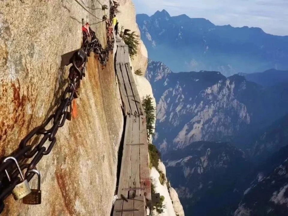 华山景区长空栈道鹞子翻身景点4月11日起维护检修暂停开放三天