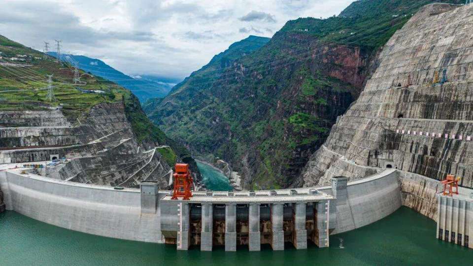 这座水电站日最大发电量可供1.48亿人一天生活用电