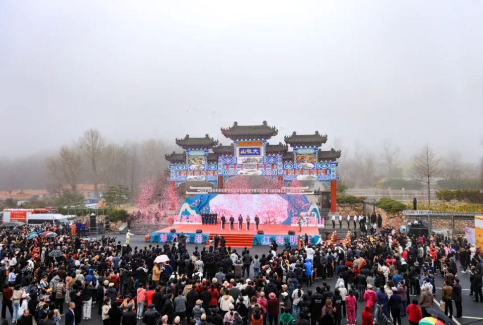 大孤山杏梅花开,演员"沉浸式"表演,体验感太强啦!_腾讯新闻