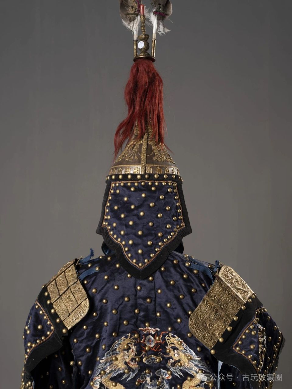 清中期 御制石青缎盘金绣团龙纹大阅甲