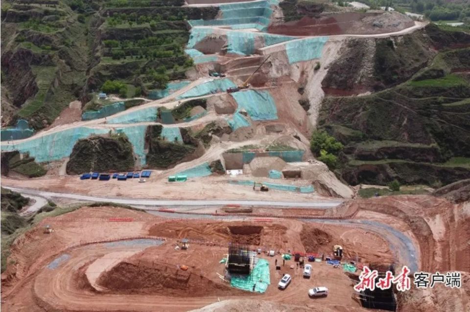 塔山1号大桥建设现场.