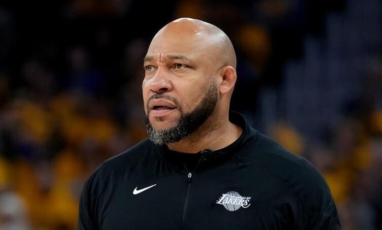 哈姆这场胜利可以排进球队赛季前3要向浓眉致敬他太出色