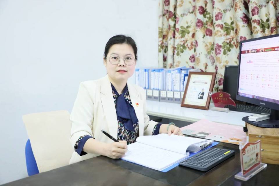全国人大代表李慧:自贡有优势,打造全省唯一以氟化工为主导产业的先进