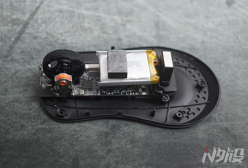 最旗舰的一集 雷柏vt3无线鼠标拆解评测