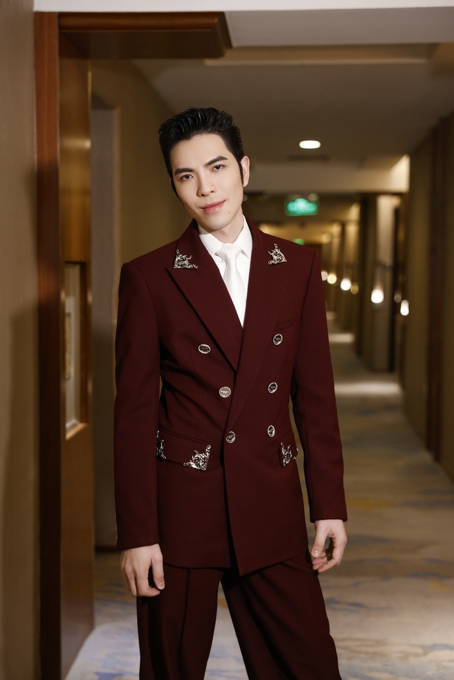 萧敬腾四登春晚舞台,蛇年一首《我可以》唱出央视严选含金量!