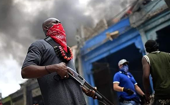 黑帮席卷全国海地首都太子港被迫关闭布林肯喊话你们需要改革