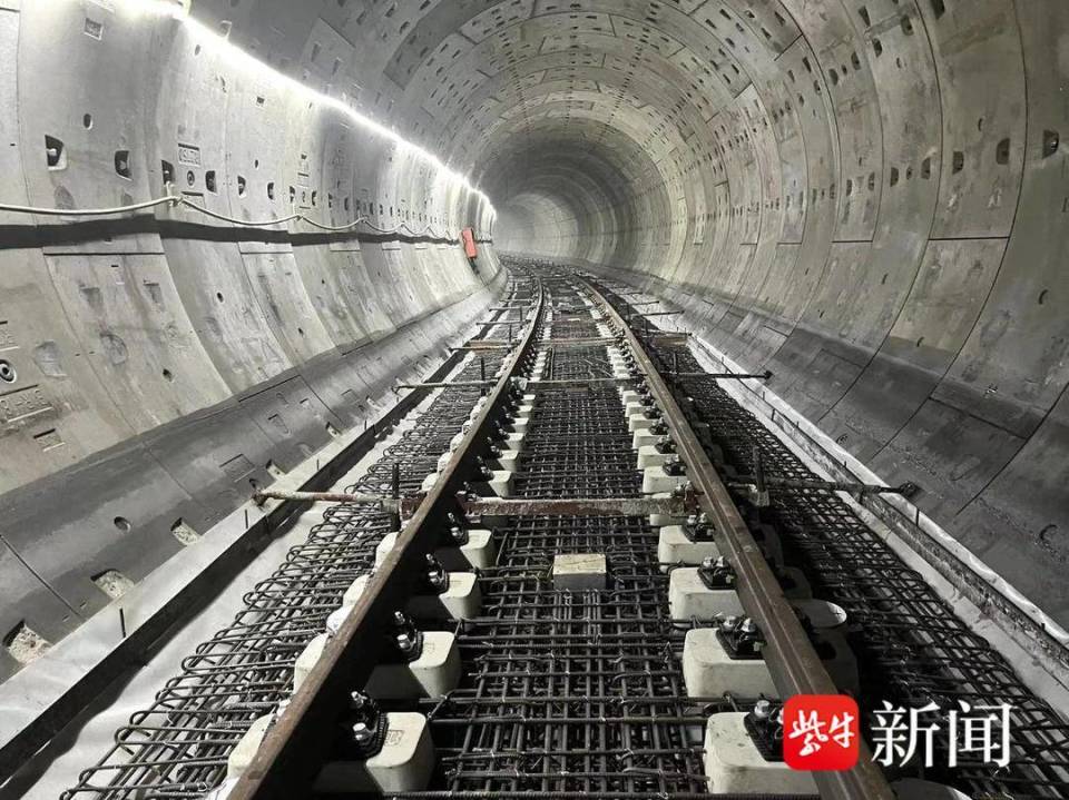 南京地铁5号线全线实现短轨通  月铺轨进度7公里创新纪录