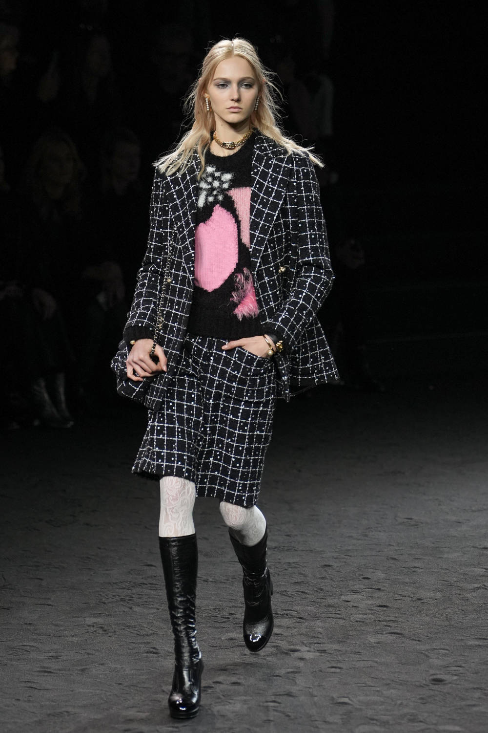 巴黎时装周——香奈儿品牌时装秀_腾讯新闻