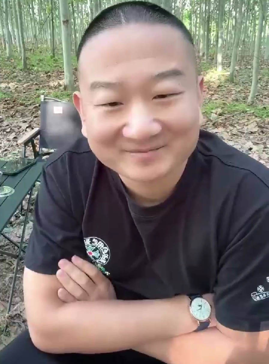 giao和药水哥粉丝硬刚直播揭短药水哥东西不多