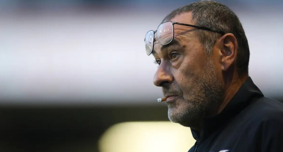 萨里幽默回应:能在那抽烟吗?能的话再看