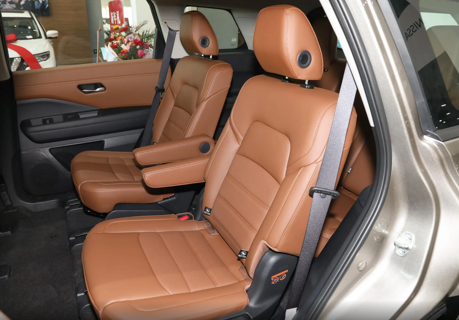 六座七座全都有,优惠后21.28万起,车长超5.1米,这suv