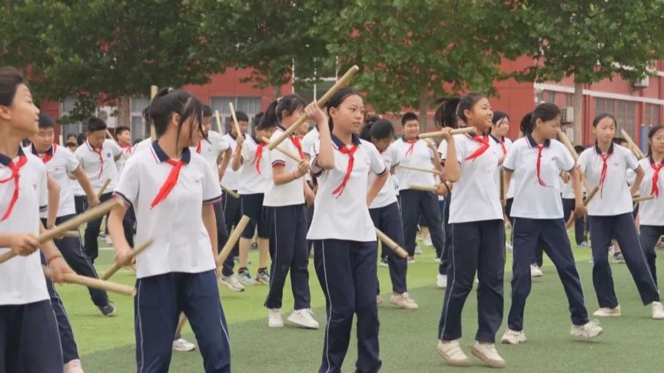 "为了迎接今年的"文化和自然遗产日",茌平区山东政法希望小学邀请省级