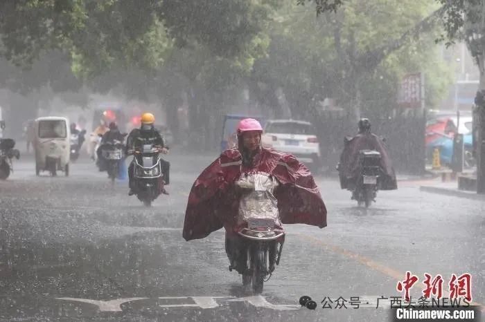 近期广西多狂风暴雨,清明祭扫注意安全_腾讯新闻