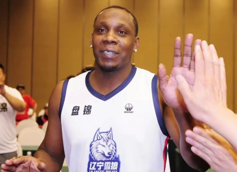 哈德森是cba传奇外援,他生涯两次夺得cba总冠军,帮助广东男篮与辽宁