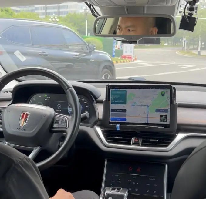 第一视角体验无人驾驶出租车!6000万网约车司机集体失业?