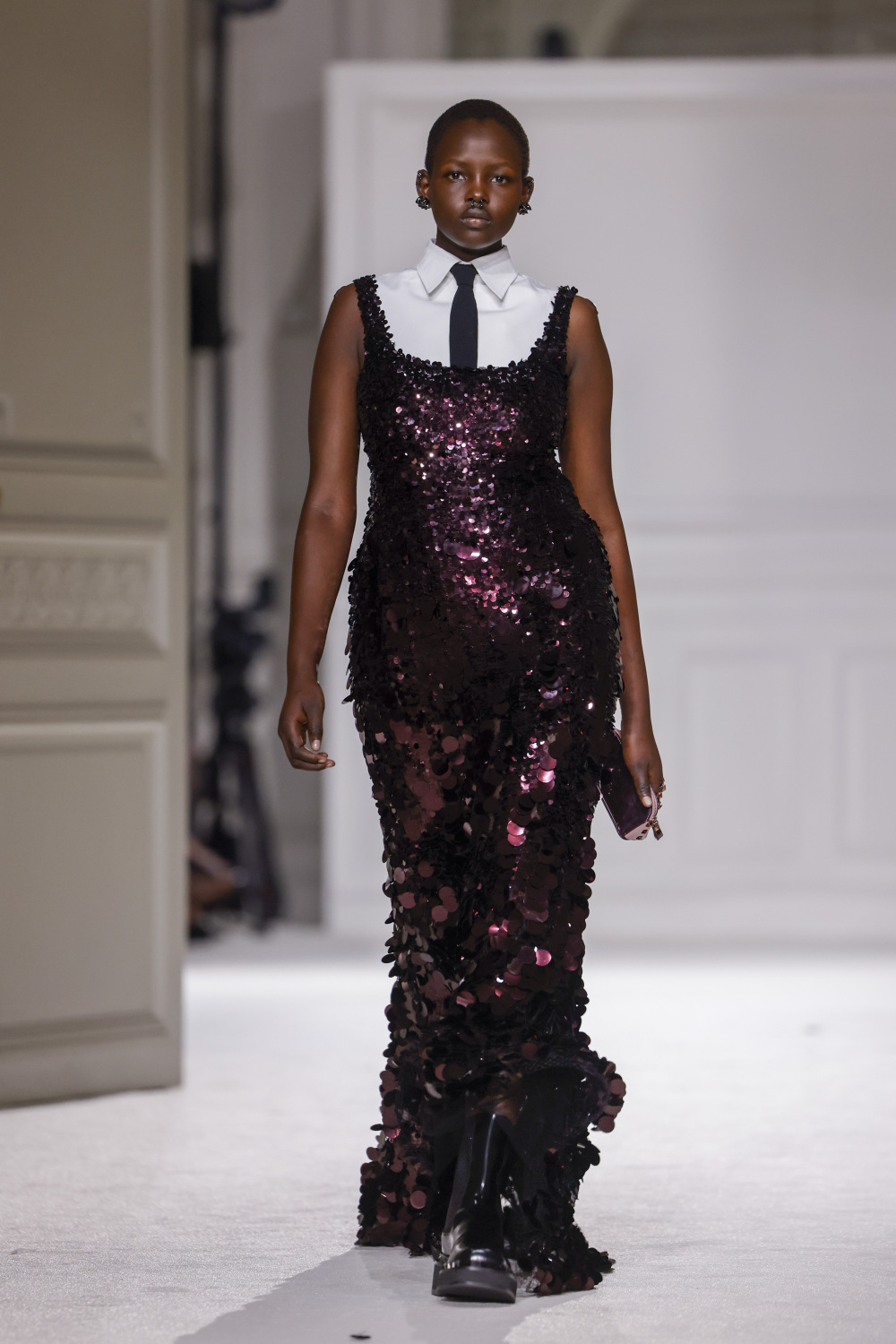 巴黎时装周——华伦天奴品牌时装秀_腾讯新闻