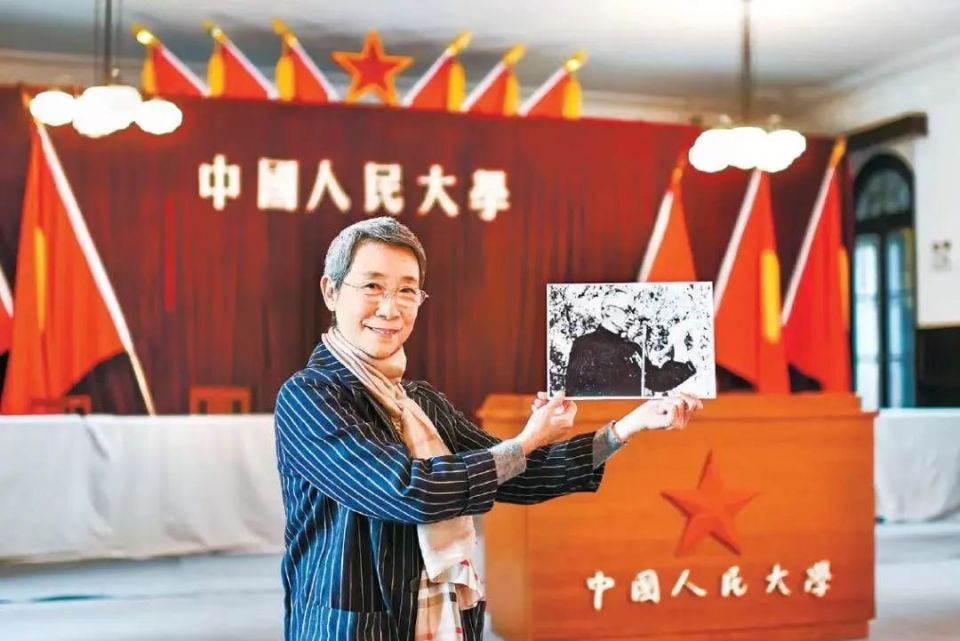 跨越时空的来复信：吴玉章老校长孙女吴本立老师与“吴玉章奖学金”获得者的青春对答！_腾讯新闻