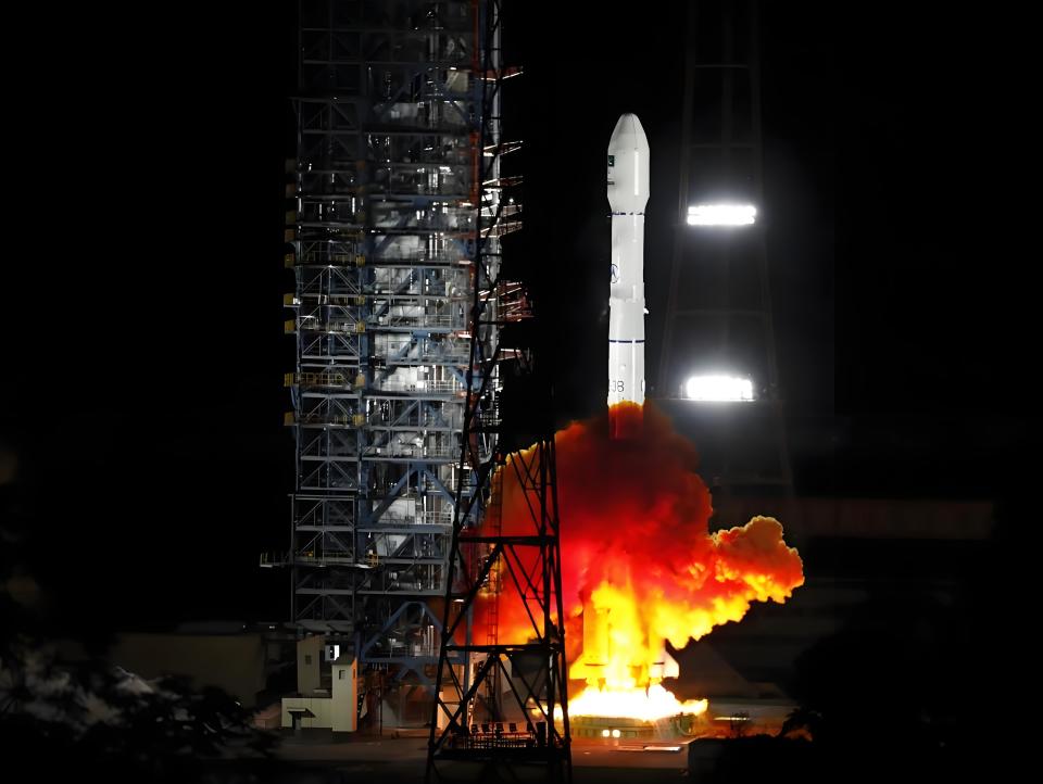 长三乙开启最强运力模式,将东四增强型大型通信卫星送入高轨