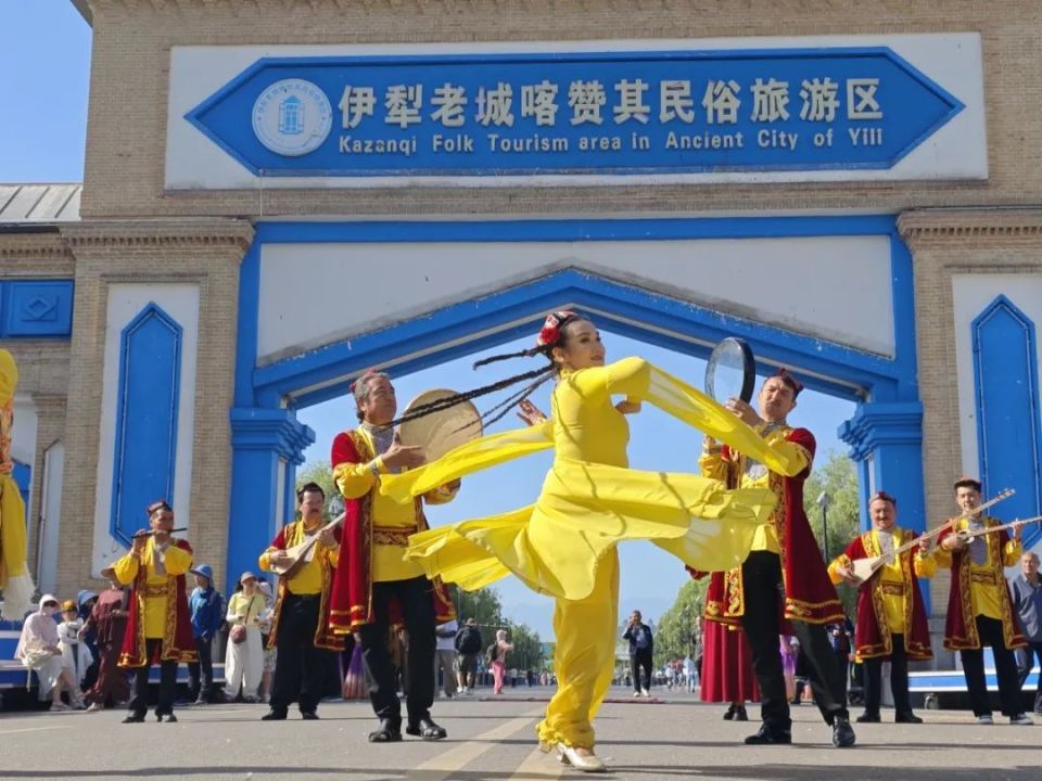 伊犁河畔,民族团结是最美风景—伊犁州铸牢中华民族共同体意识实践