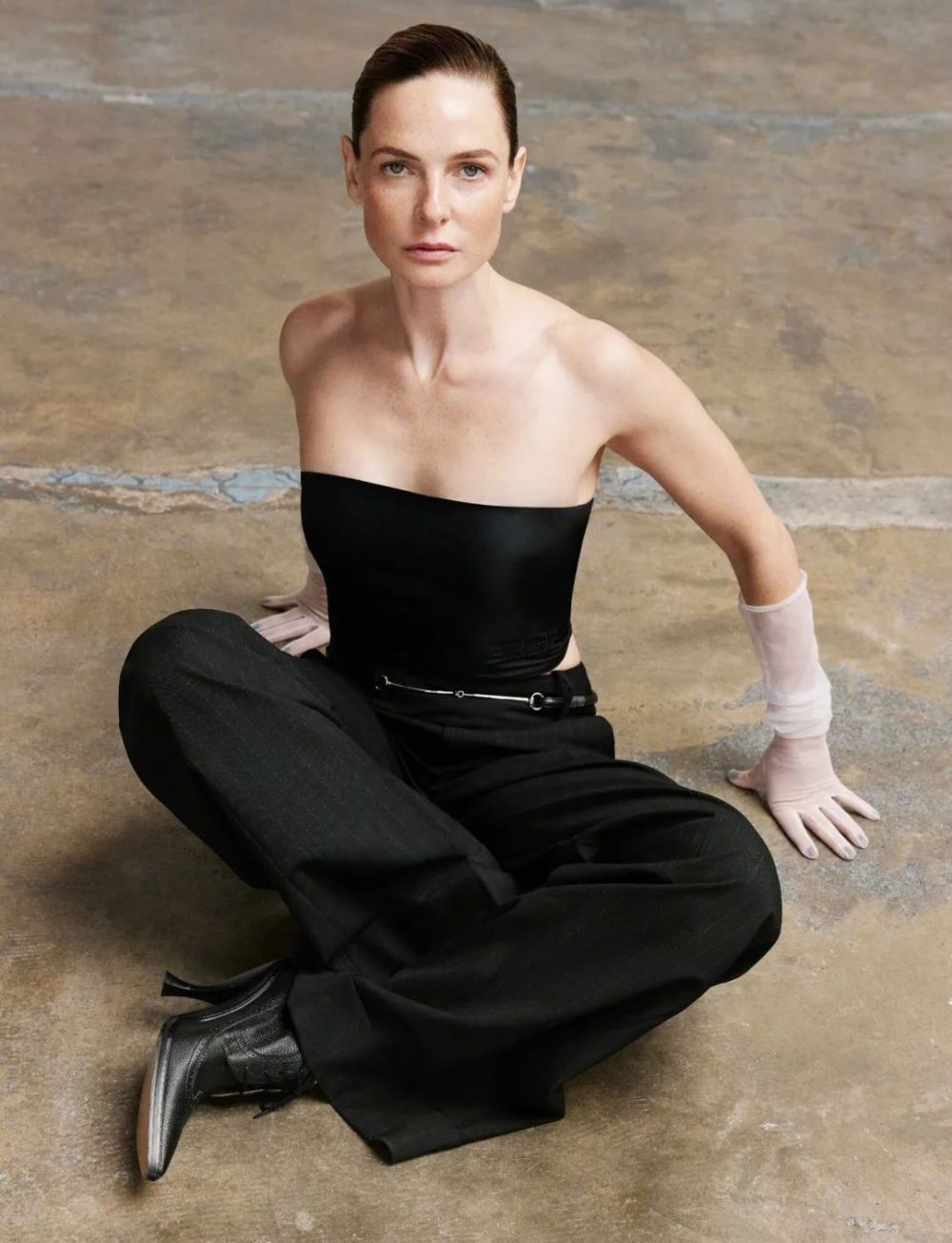 丽贝卡·弗格森回归《碟中谍7》,全新杂志大片展现高贵优雅气质_腾讯