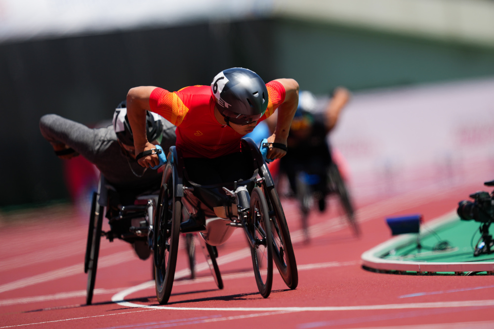 残疾人田径世锦赛:王洋获得男子800米t34级别冠军