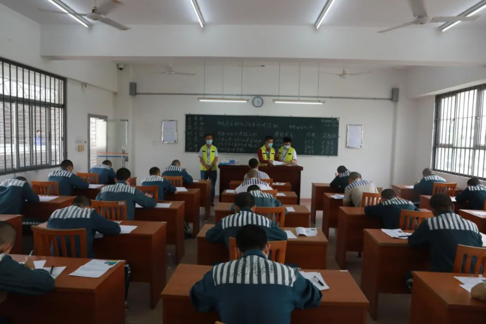 刑期变学期深圳监狱71名服刑人员高墙内参加考试