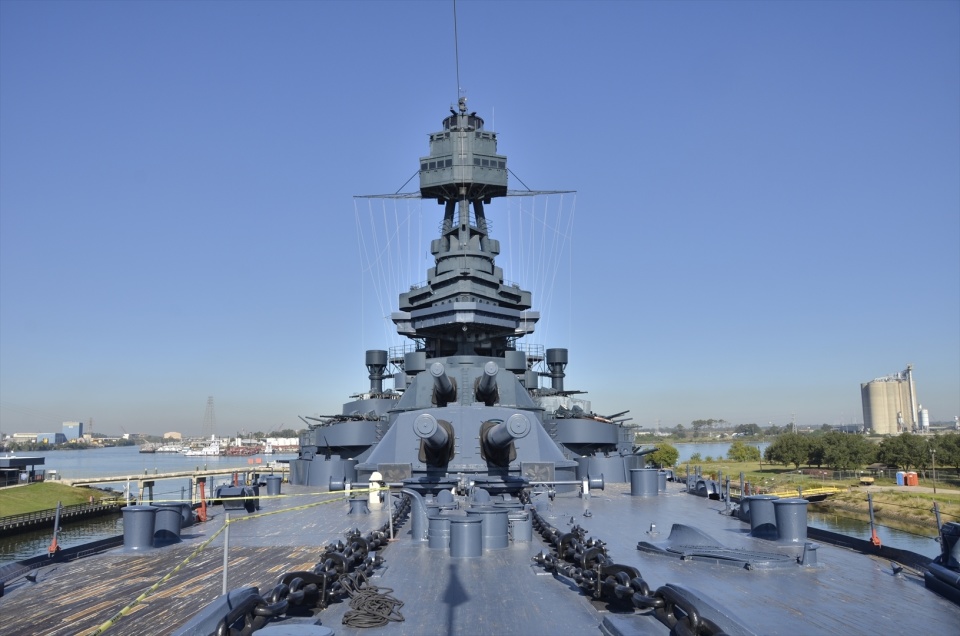 德克萨斯号(bb-35)副炮:6门5英寸/51倍径火炮德克萨斯号(bb-35)副炮