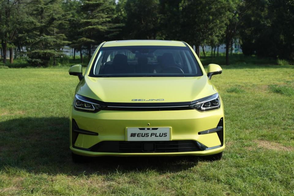 体能充沛不打折技术过硬不掉链新eu5plus真续航为北京半马跑友打call