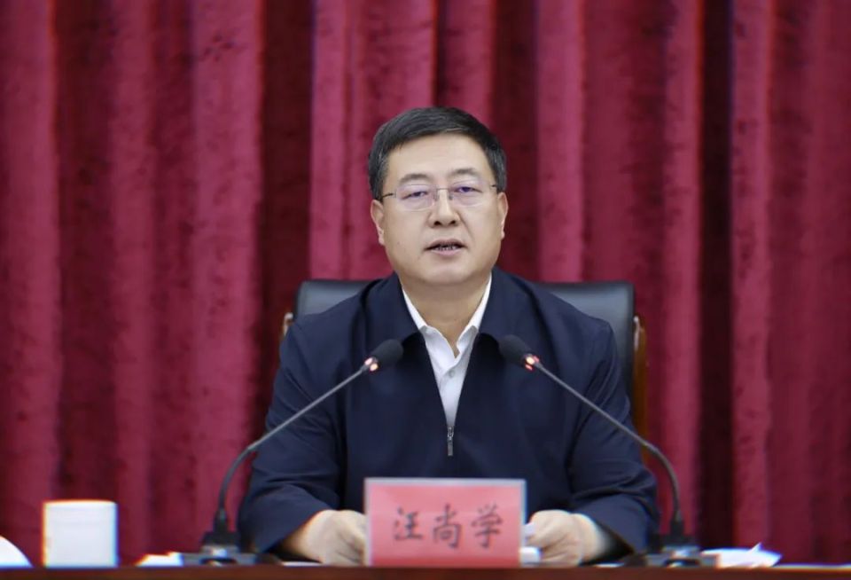 市领导高永平,姜春煌,李继红,吕鹏举,蔺红军,王宝林,葛翔等出席会议.