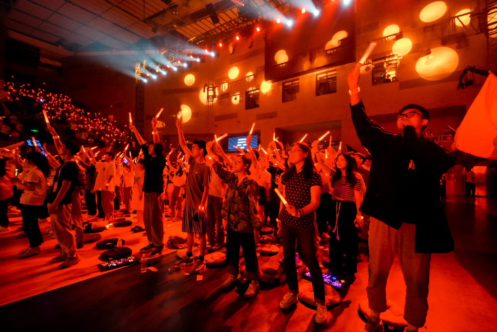 青春与大运同行 五四青春歌会在成都举行_腾讯新闻