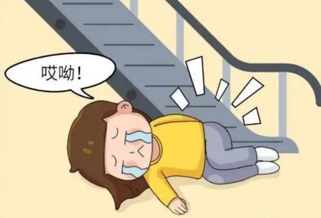 男子酒店室内不慎摔倒,责任如何划定?