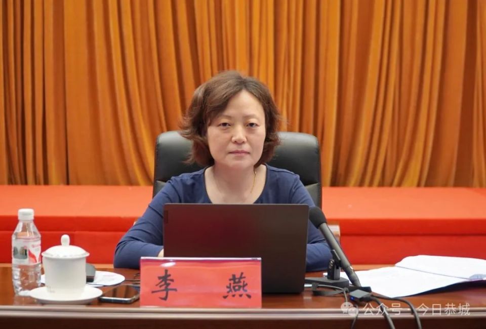 4月18日,我县邀请广西师范大学法学院教授,硕士生导师李燕在县人民