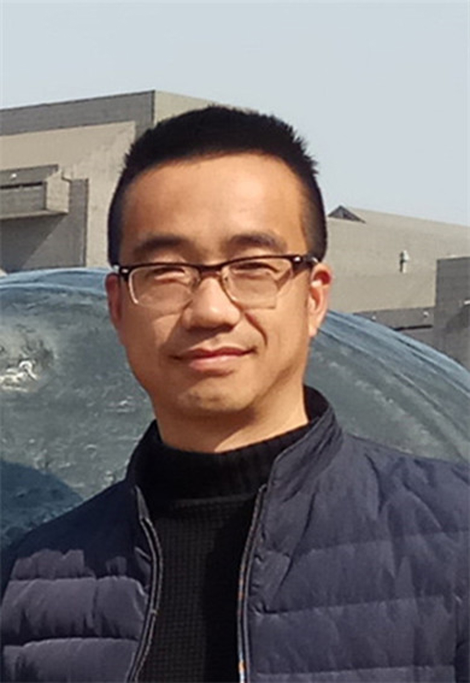 【艺术简历】韩枫,毕业于中国美术学院,现工作生活于杭州.