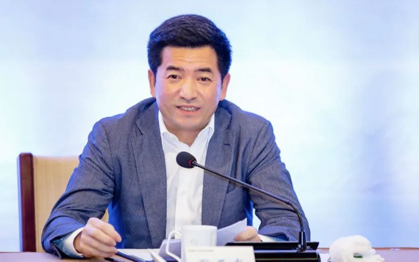 张亚东:保利发展党委书记,董事长刘平出生于1968年,1989年6月获得中山
