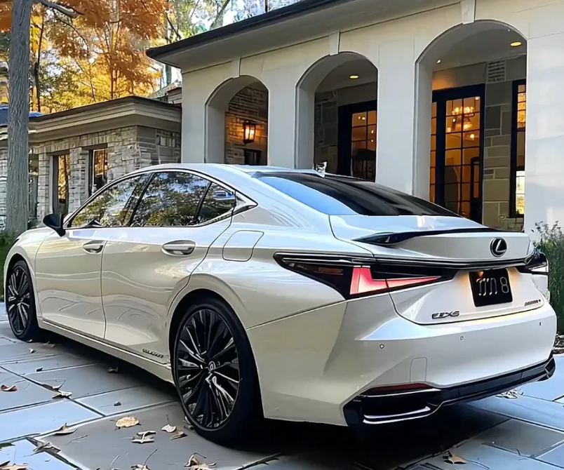 雷克萨斯es完成终极换代内饰不再低调取消纯油动力