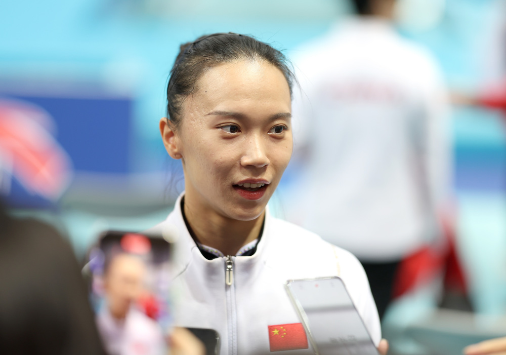 蹦床——全国冠军赛:朱雪莹获女子网上个人冠军