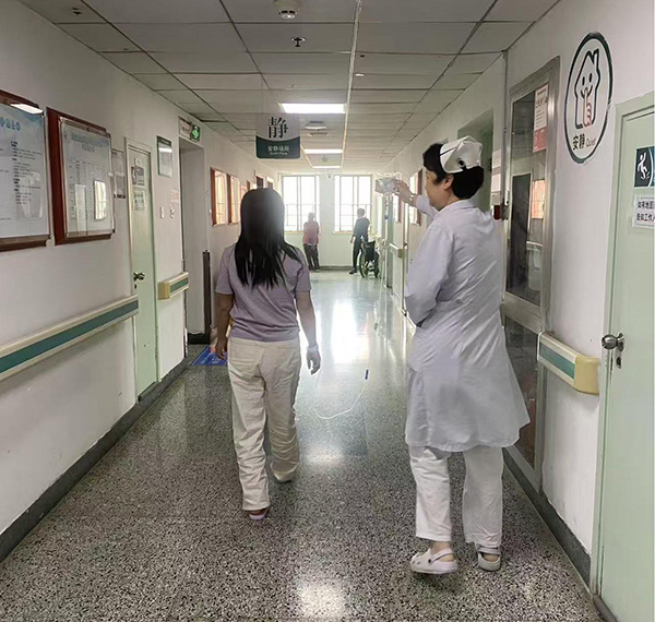 站着头痛欲裂躺下却恢复如常？38 岁女白领的怪病咋破解